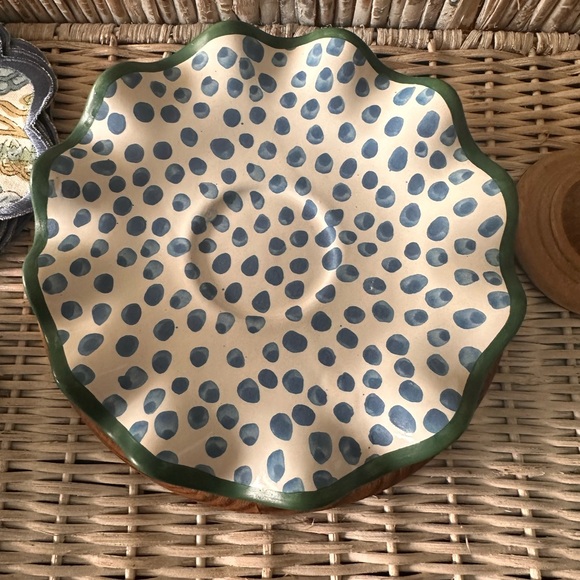 Mackenize Childs Ceramic Plate with Blue Dots green trim BNWT RARE - Picture 1 of 2